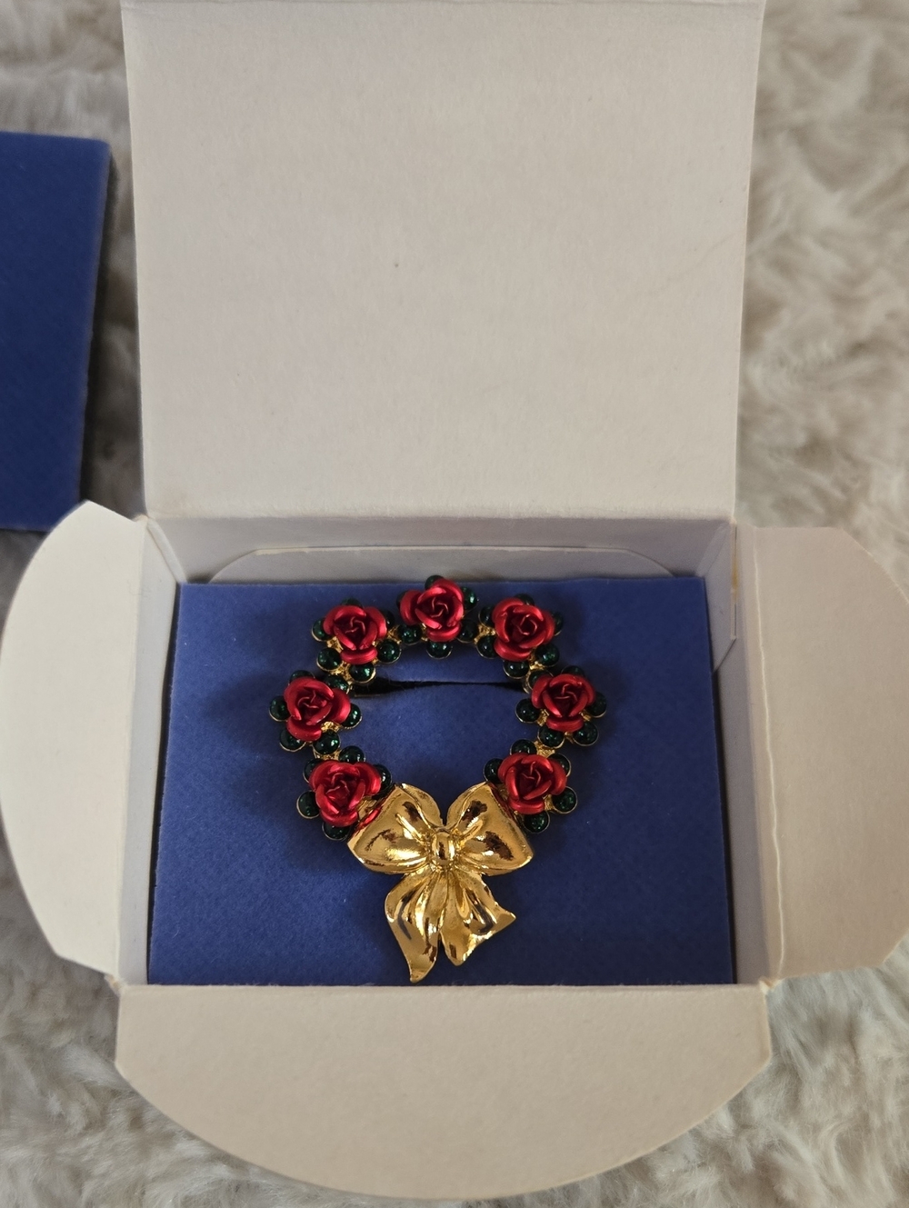 Avon Gold Bow Brooch with Red Roses and Green Leaves